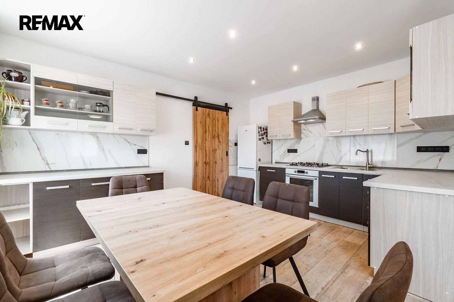 Prodej domu 196 m² s pozemkem 356 m² – fotografie 3