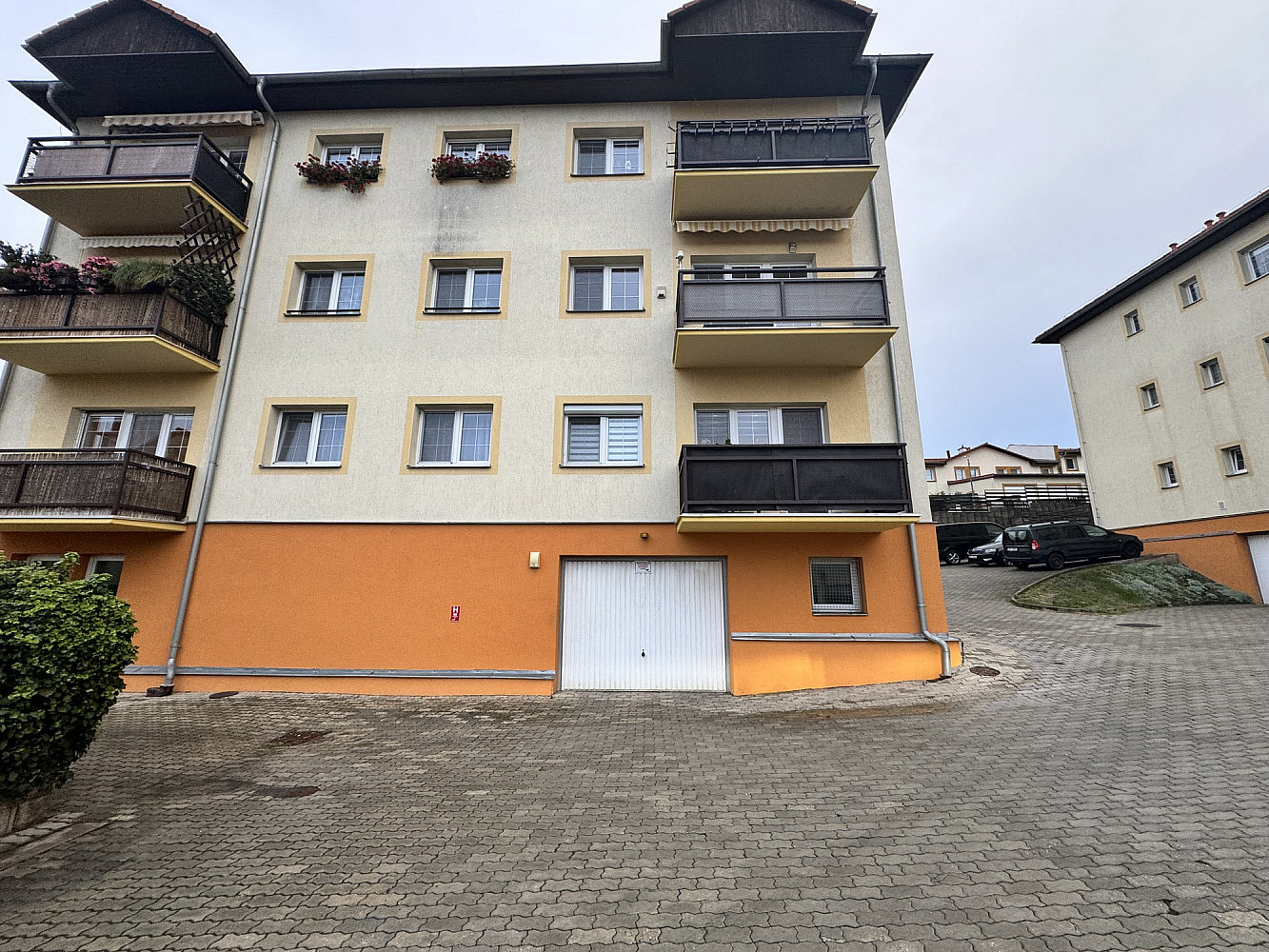 Pronájem parkovacího místa, 18 m2