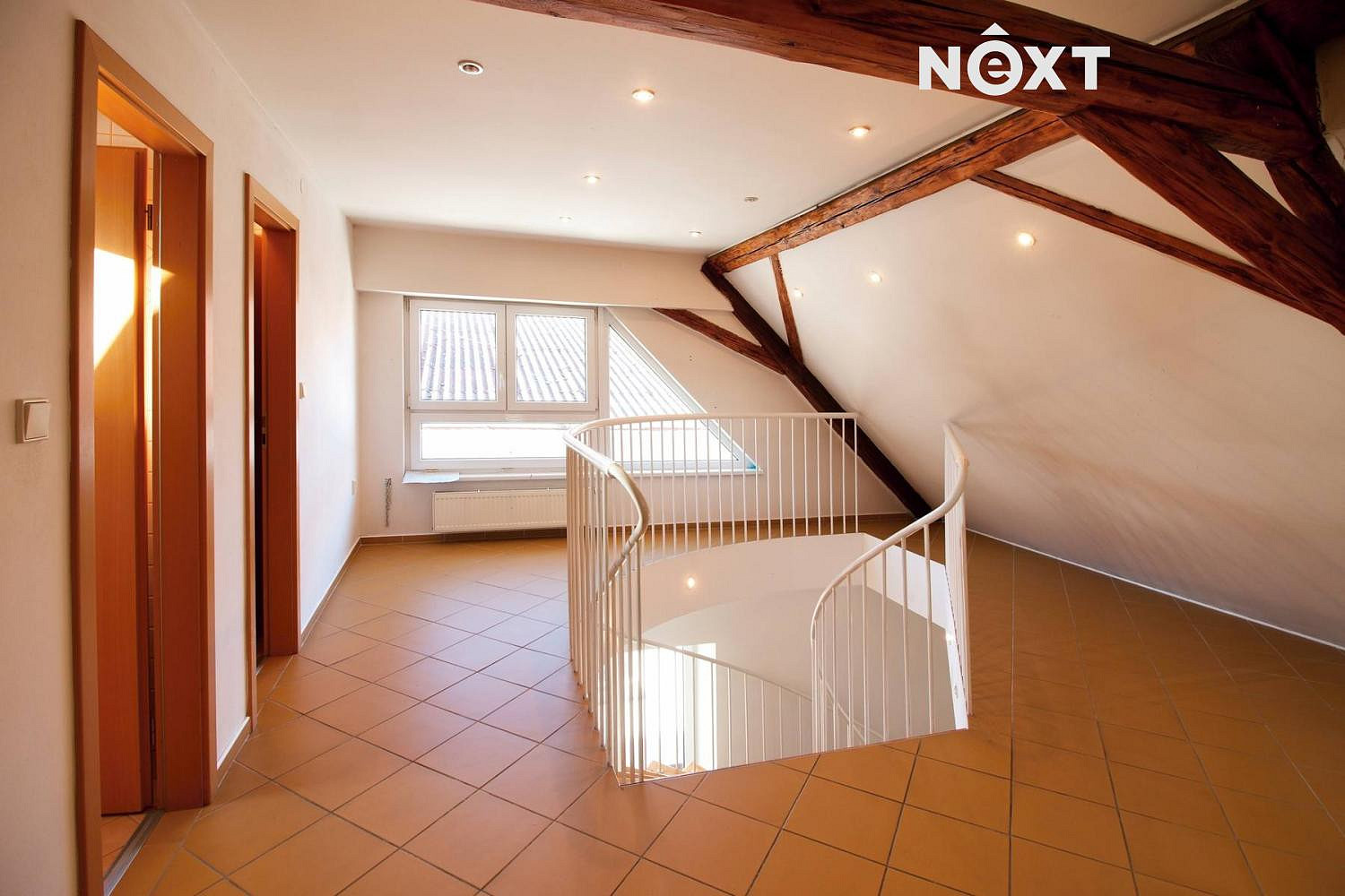 Pronájem kanceláře 113 m² – fotografie 2