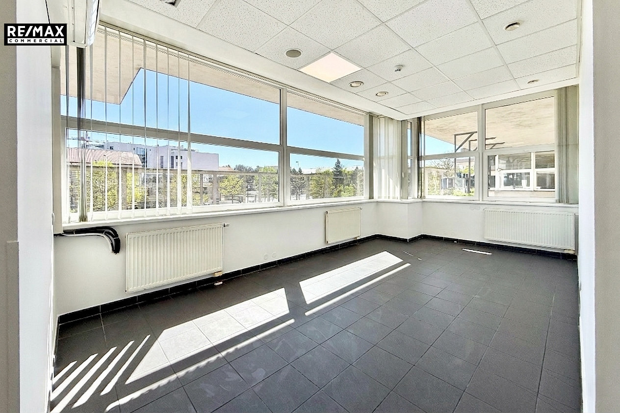 Prodej obchodních prostor 107 m²