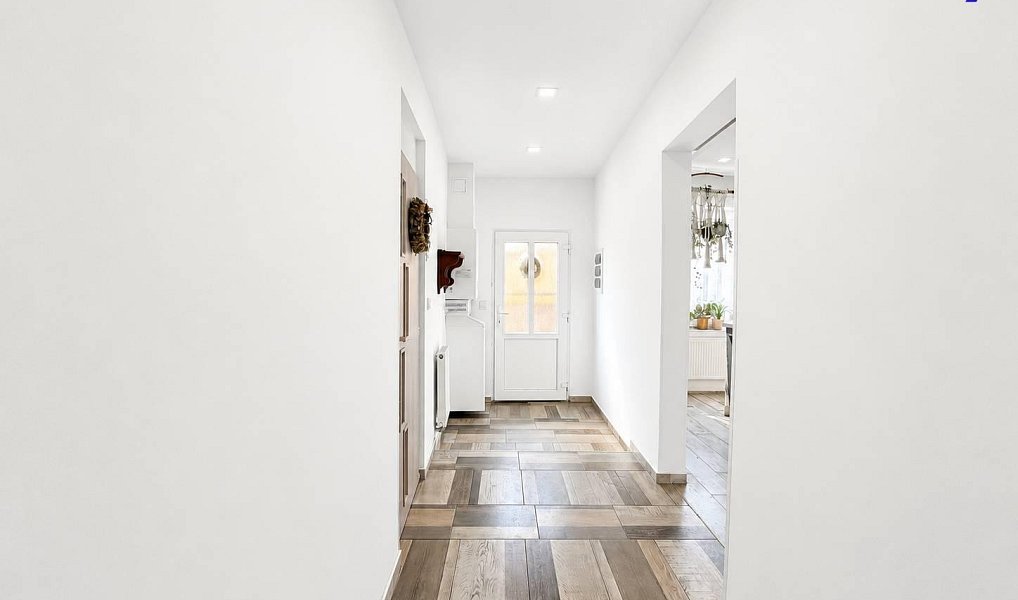 Prodej domu 230 m² s pozemkem 527 m², Jirkov – náhled fotky 5