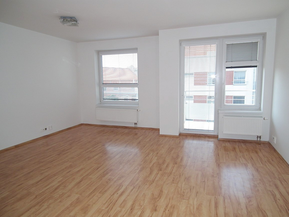 Pronájem bytu 2+kk 56 m² – fotografie 4