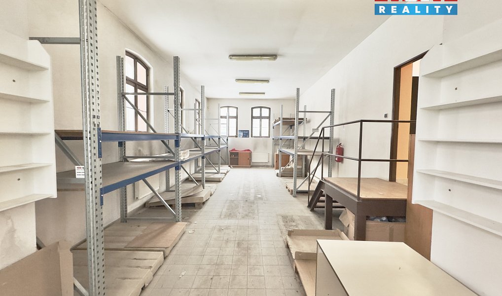 Prodej skladovacích prostor 500 m², Dubí – náhled fotky 13