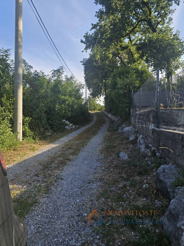 Prodej stavebního pozemku 760 m² - Widok 5