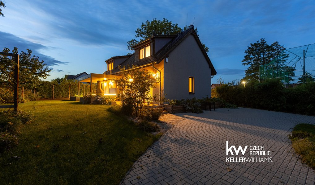 Prodej domu 145 m² s pozemkem 723 m², Zlonín – náhled fotky 38