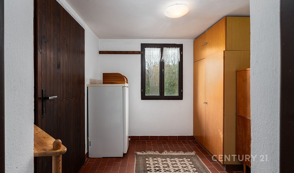 Prodej chaty/chalupy 198 m² s pozemkem 2 388 m², Jince – náhled fotky 28
