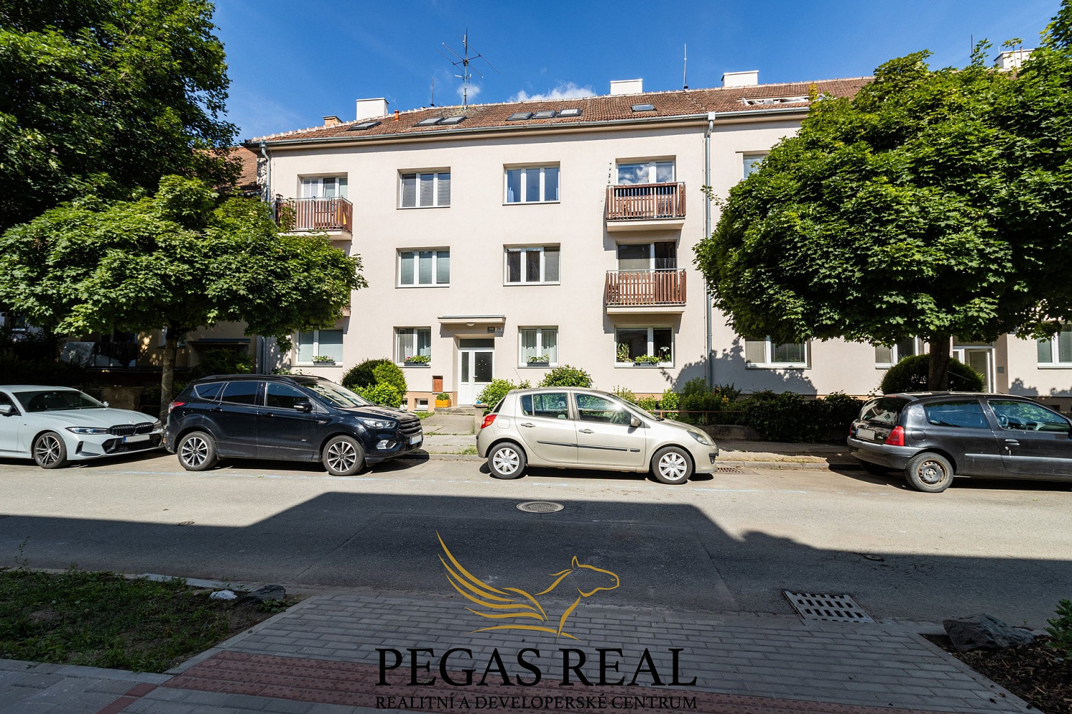 Prodej bytu 2+1 68 m² – pohled 2
