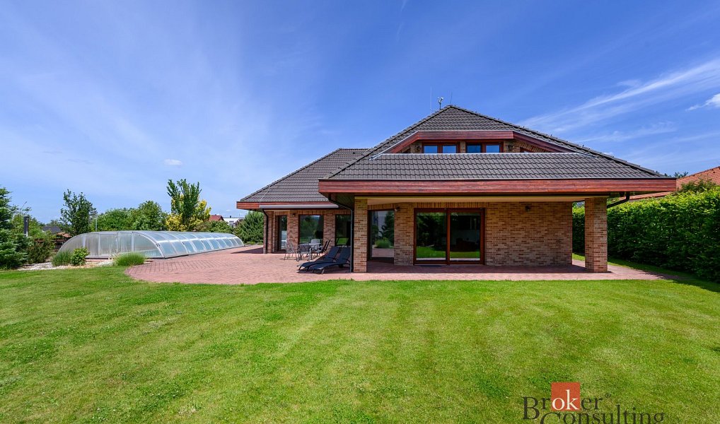 Prodej domu 372 m² s pozemkem 2 751 m², Štěnovice – náhled fotky 13