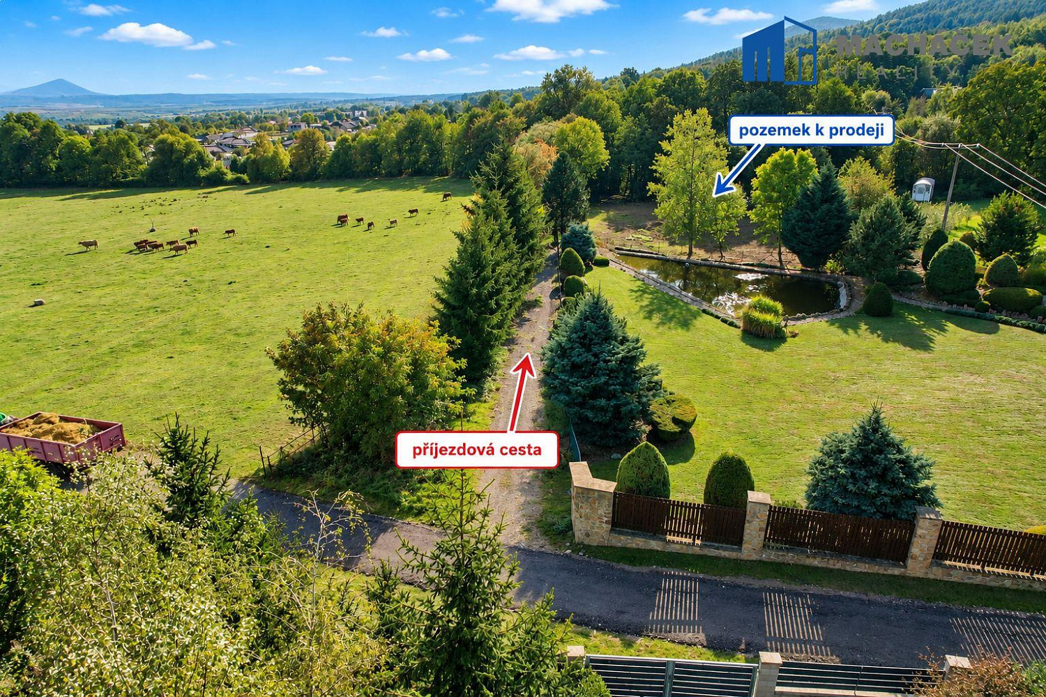 Prodej stavebního pozemku 1 640 m² – fotografie 4