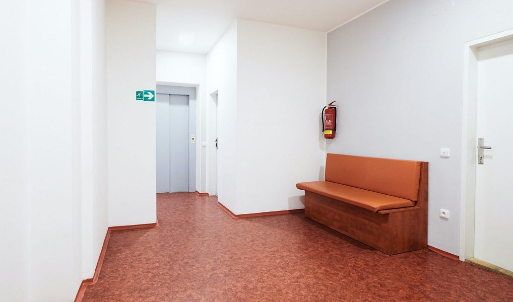 Pronájem kanceláře 180 m², Praha – náhled fotky 9