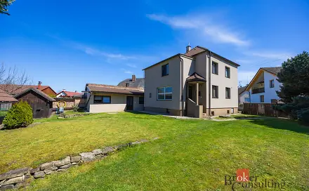 Prodej domu 126 m² s pozemkem 1 880 m², Hradčanská, Pardubice - Svítkov