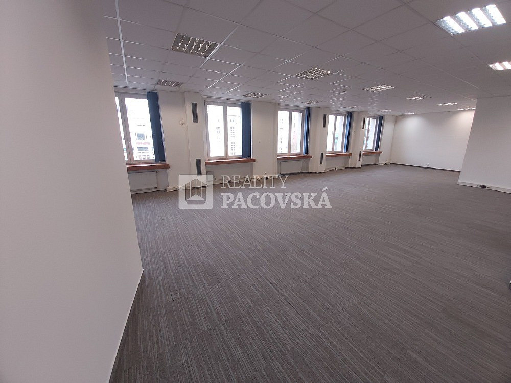 Pronájem kanceláře 136 m² – fotografie 5