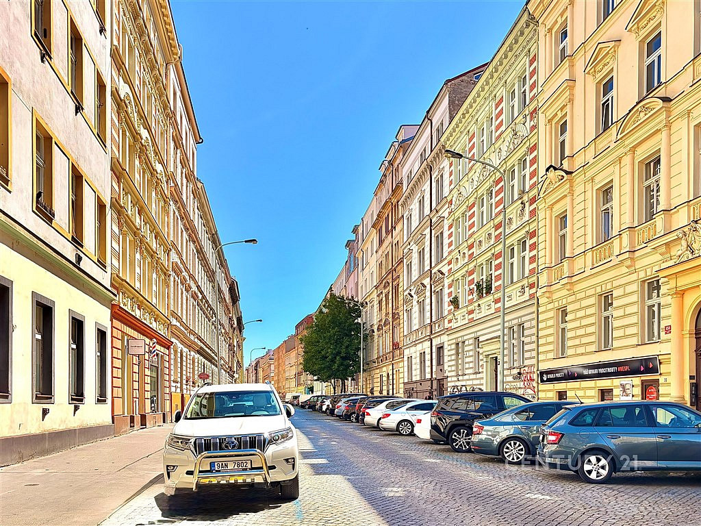 Pronájem garážového stání Praha 3, Vinohrady, ulice Slezská – pohled 6