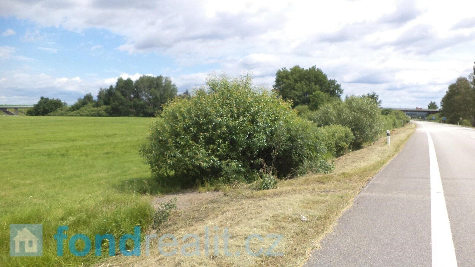 Prodej pozemku 1 940 m² — photo 4
