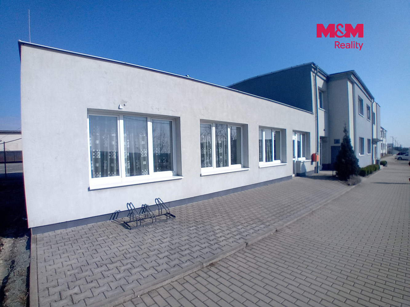 Pronájem obchodních prostor 108 m² – fotografie 2