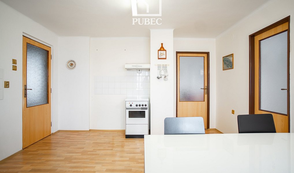 Prodej domu 275 m² s pozemkem 4 515 m², Jarov – náhled fotky 15