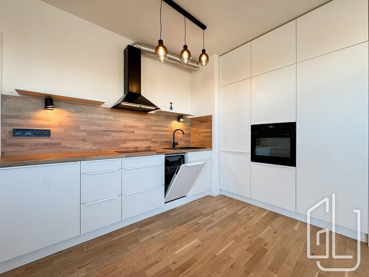 Pronájem bytu 1+kk 35 m²