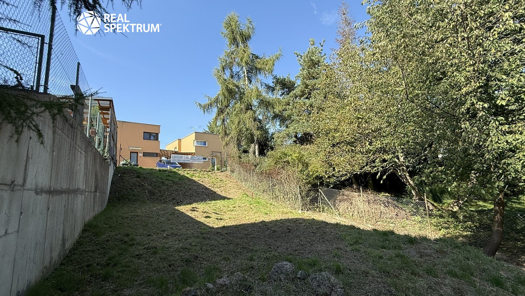 Prodej stavebního pozemku 323 m² – fotografie 3