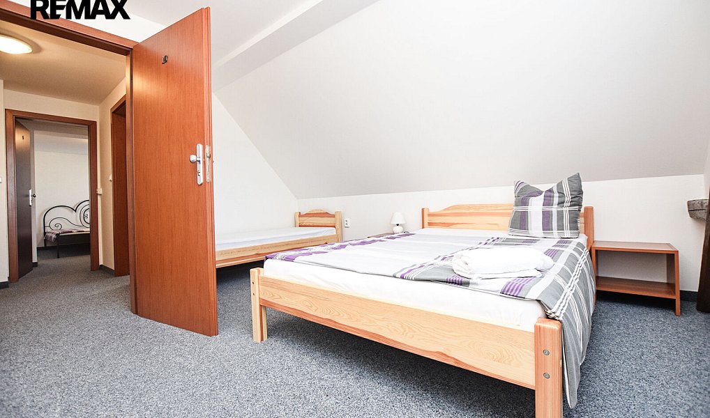 Prodej ubytovacího objektu 644 m², Kovářská – náhled fotky 7