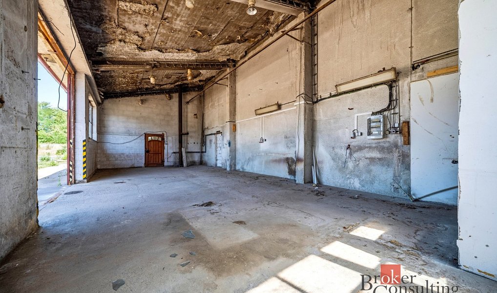 Pronájem skladovacích prostor 150 m², Stěžery – náhled fotky 5