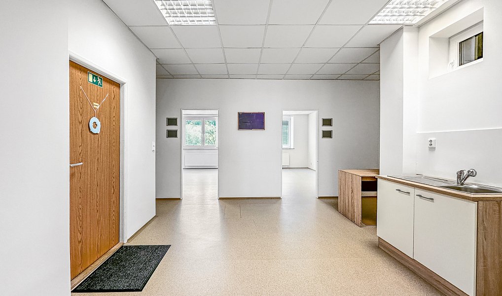 Pronájem kanceláře 78 m², Zlín – náhled fotky 2