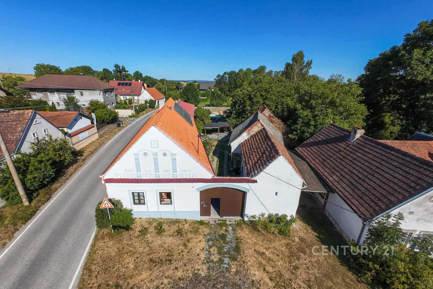 Prodej domu 270 m² s pozemkem 2 834 m² – fotografie 2