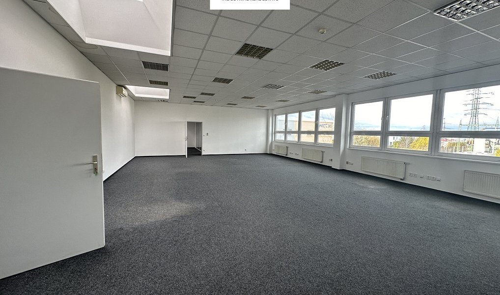 Pronájem skladovacích prostor 1 363 m², Vestec – náhled fotky 15