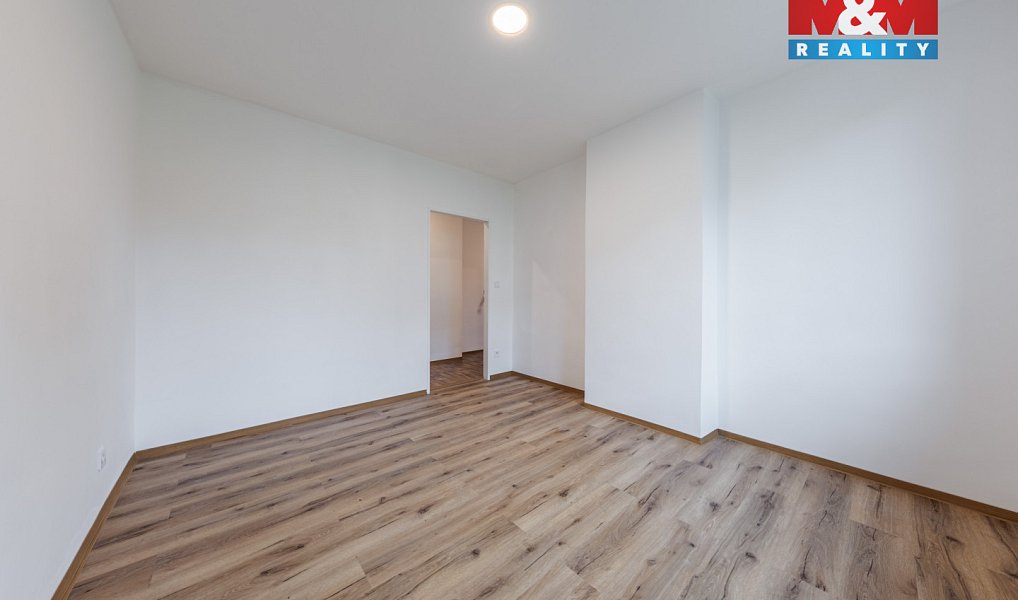 Prodej bytu 3+1 55 m², Nová Ves – náhled fotky 13