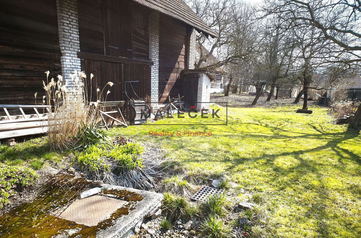 Prodej stavebního pozemku 973 m² – fotografie 5