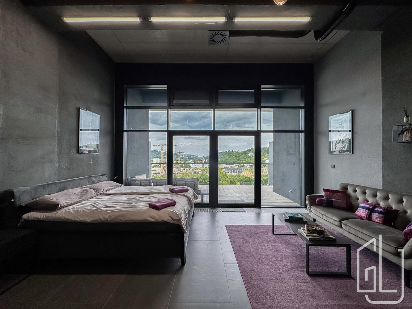 Pronájem bytu 2+kk 65 m² – fotografie 2