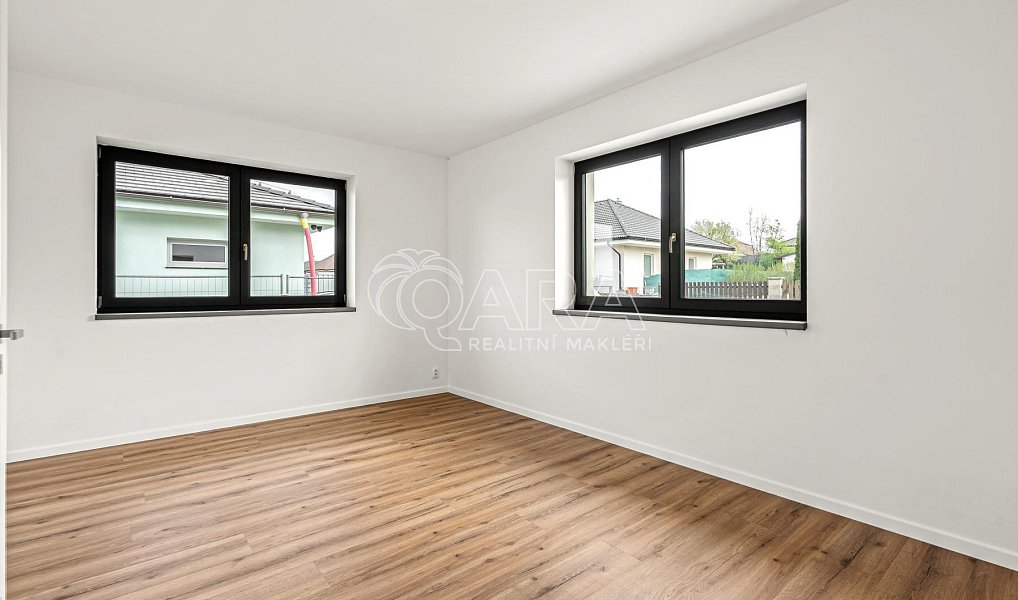 Prodej domu 190 m² s pozemkem 846 m², Rostoklaty – náhled fotky 19