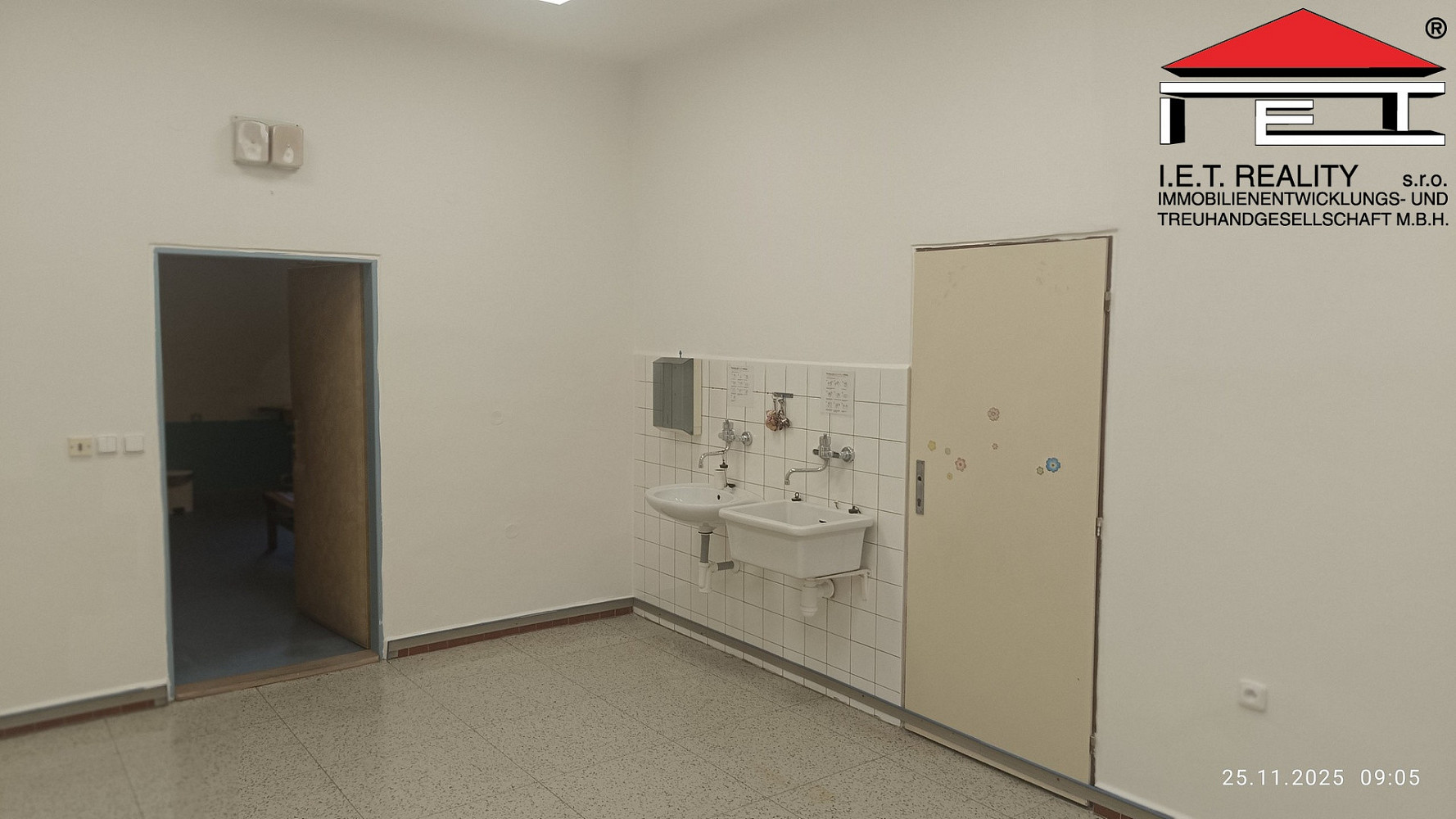 Pronájem komerčního objektu (jiného typu) 55 m²