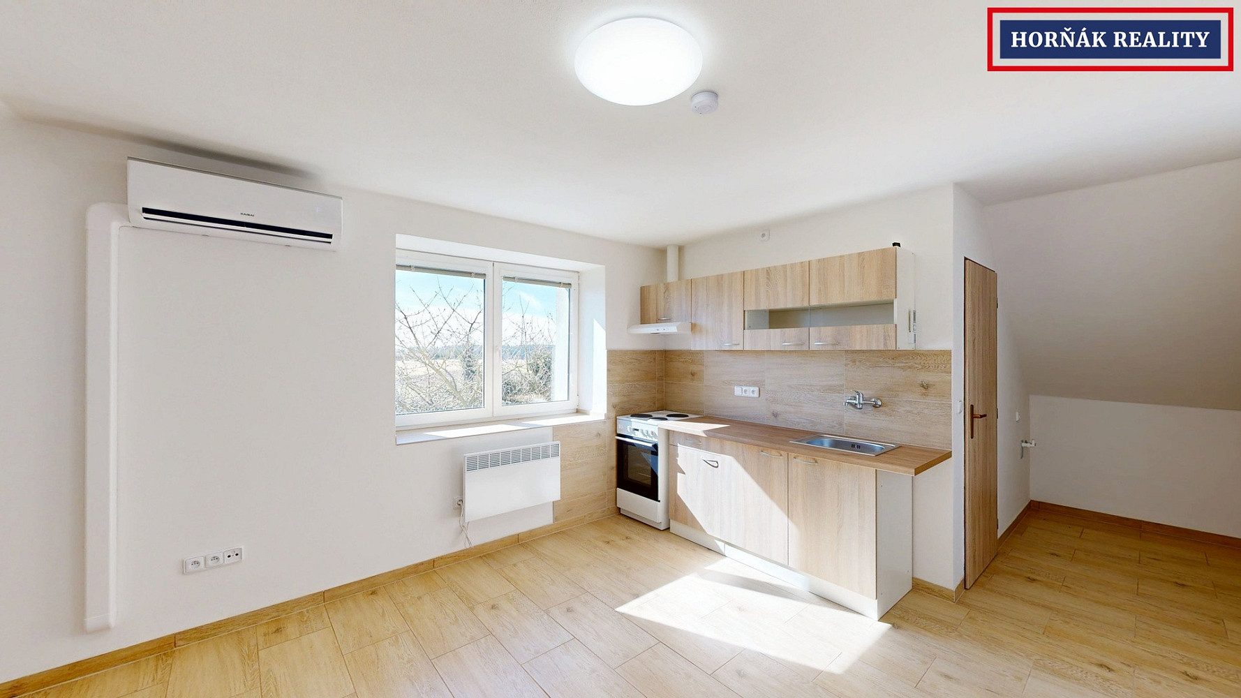 Pronájem bytu 1+kk 32 m²