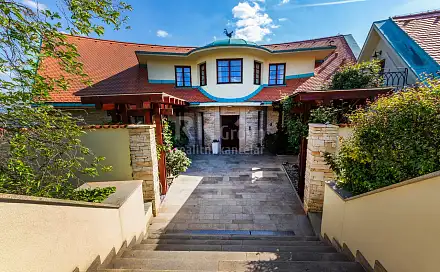 Prodej domu 677 m² s pozemkem 3 034 m², Trnová, okres Praha-západ