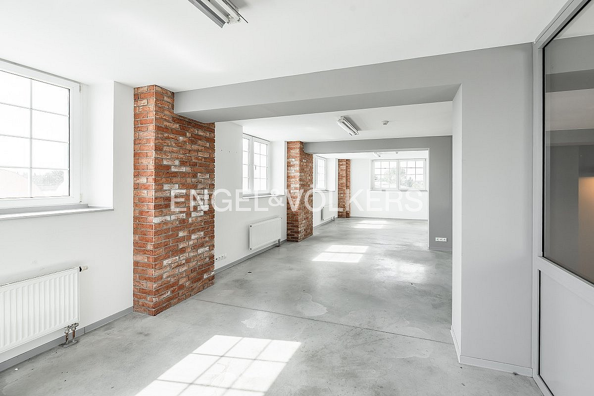 Pronájem kanceláře 468 m² – fotografie 4