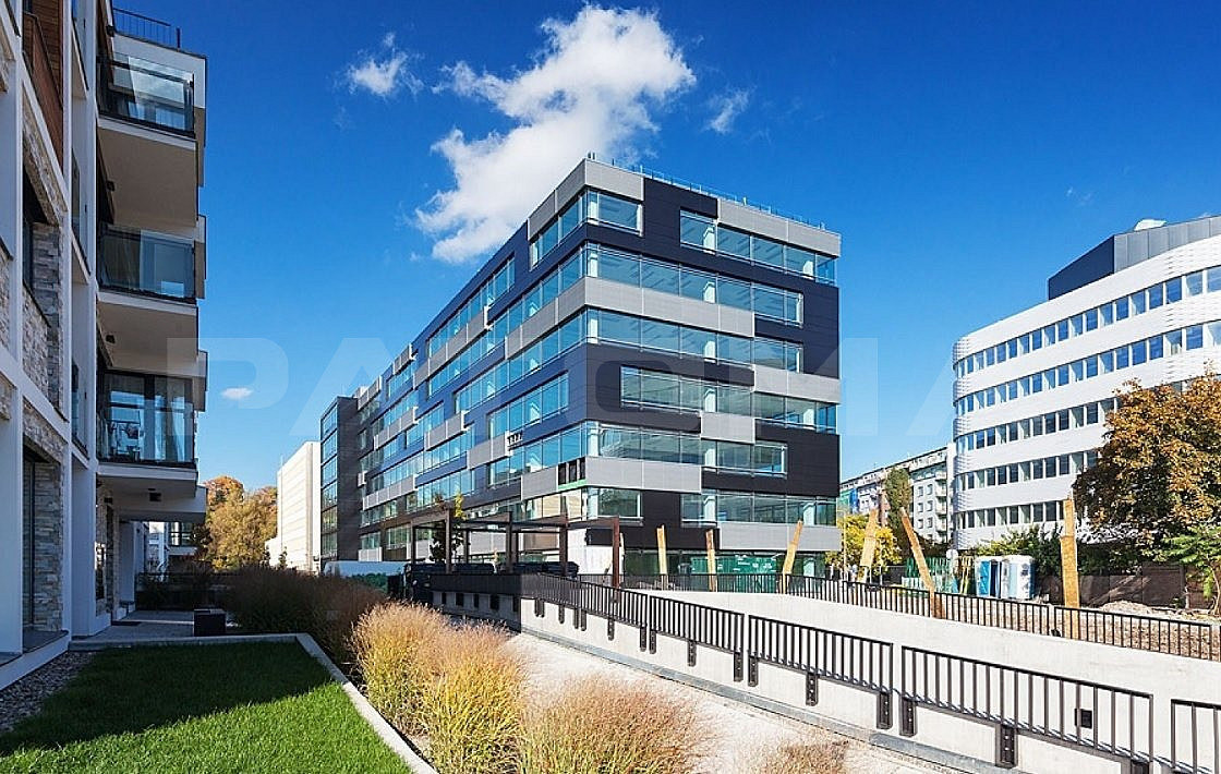Pronájem kanceláře 416 m²