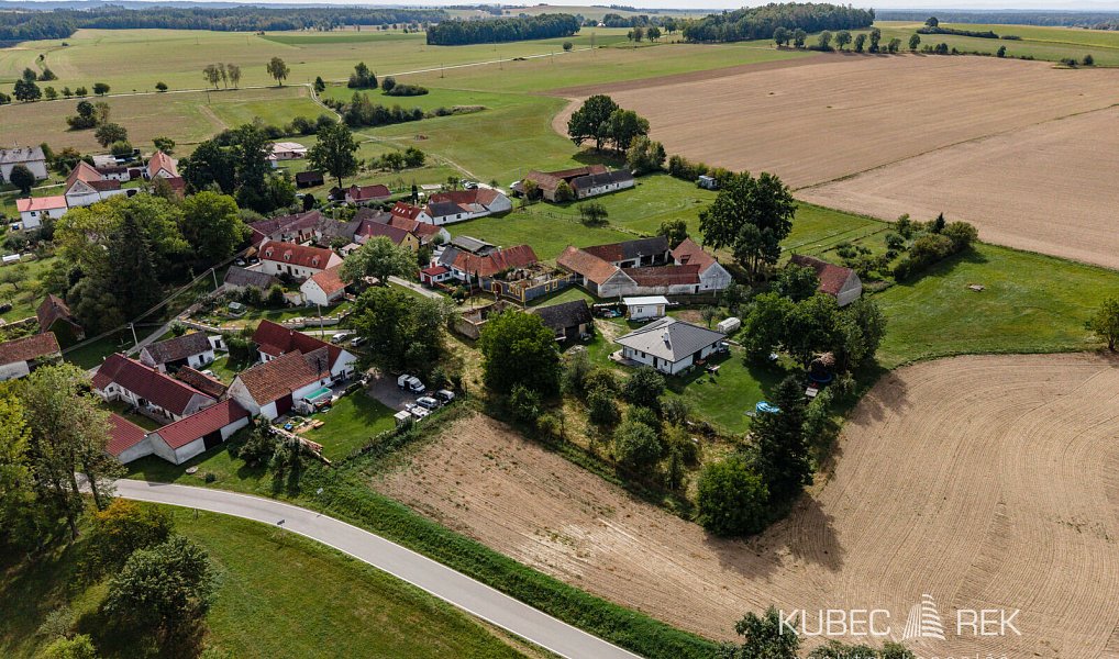 Prodej stavebního pozemku 1 342 m², Dírná – náhled fotky 11