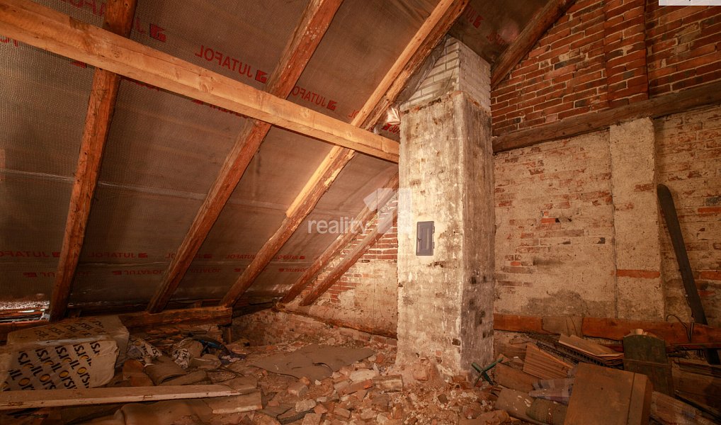 Prodej domu 220 m² s pozemkem 907 m², Žebrák – náhled fotky 32