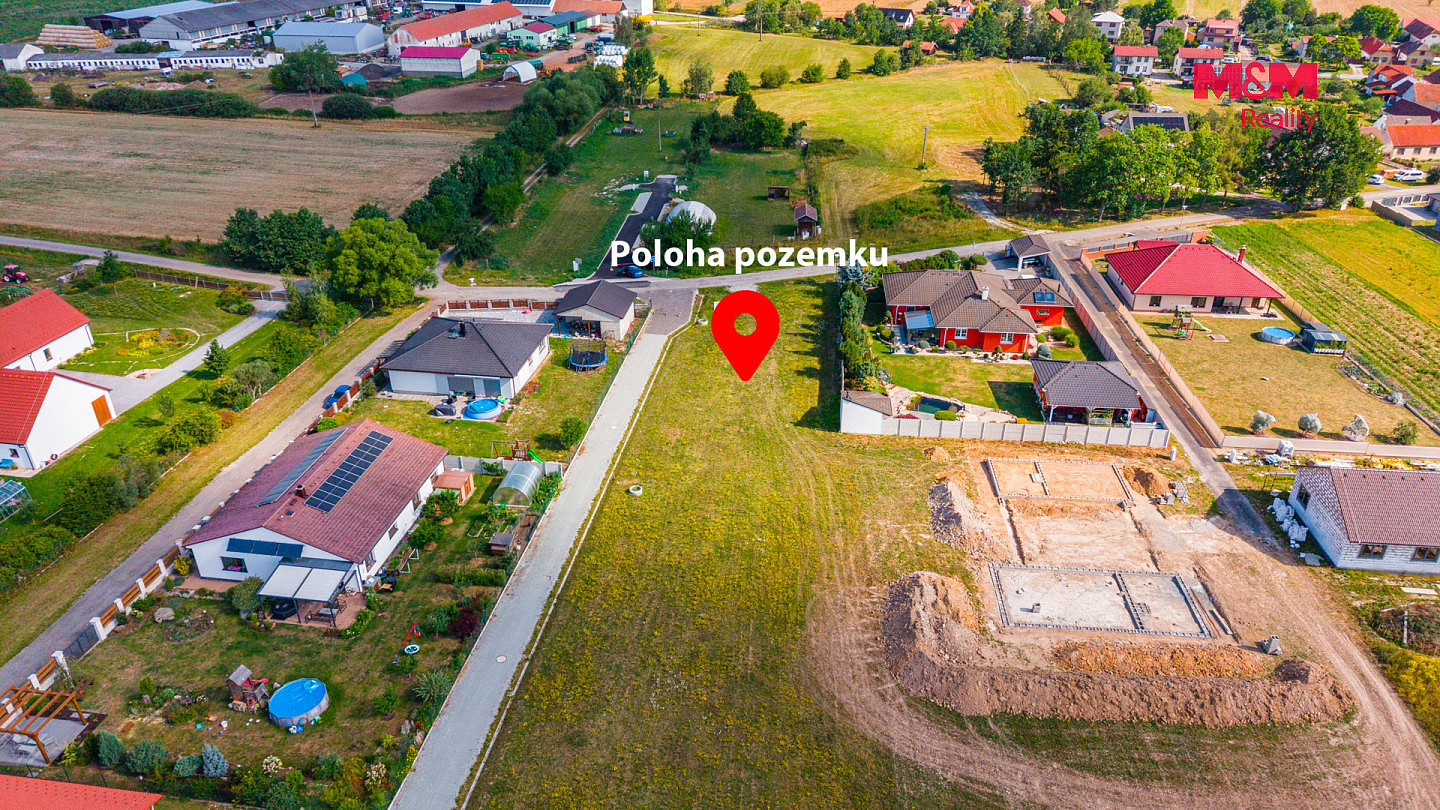 Prodej stavebního pozemku 995 m² — photo 2