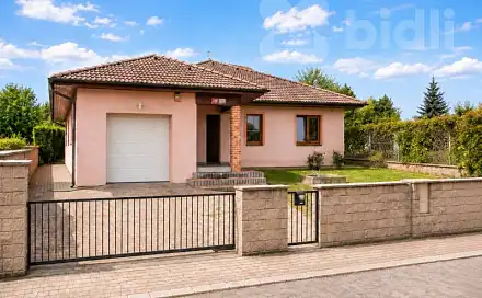 Prodej domu 220 m² s pozemkem 715 m², Pod Karlovarskou silnicí, Praha 6 - Ruzyně