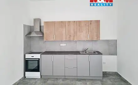 Pronájem bytu 1+1 38 m²