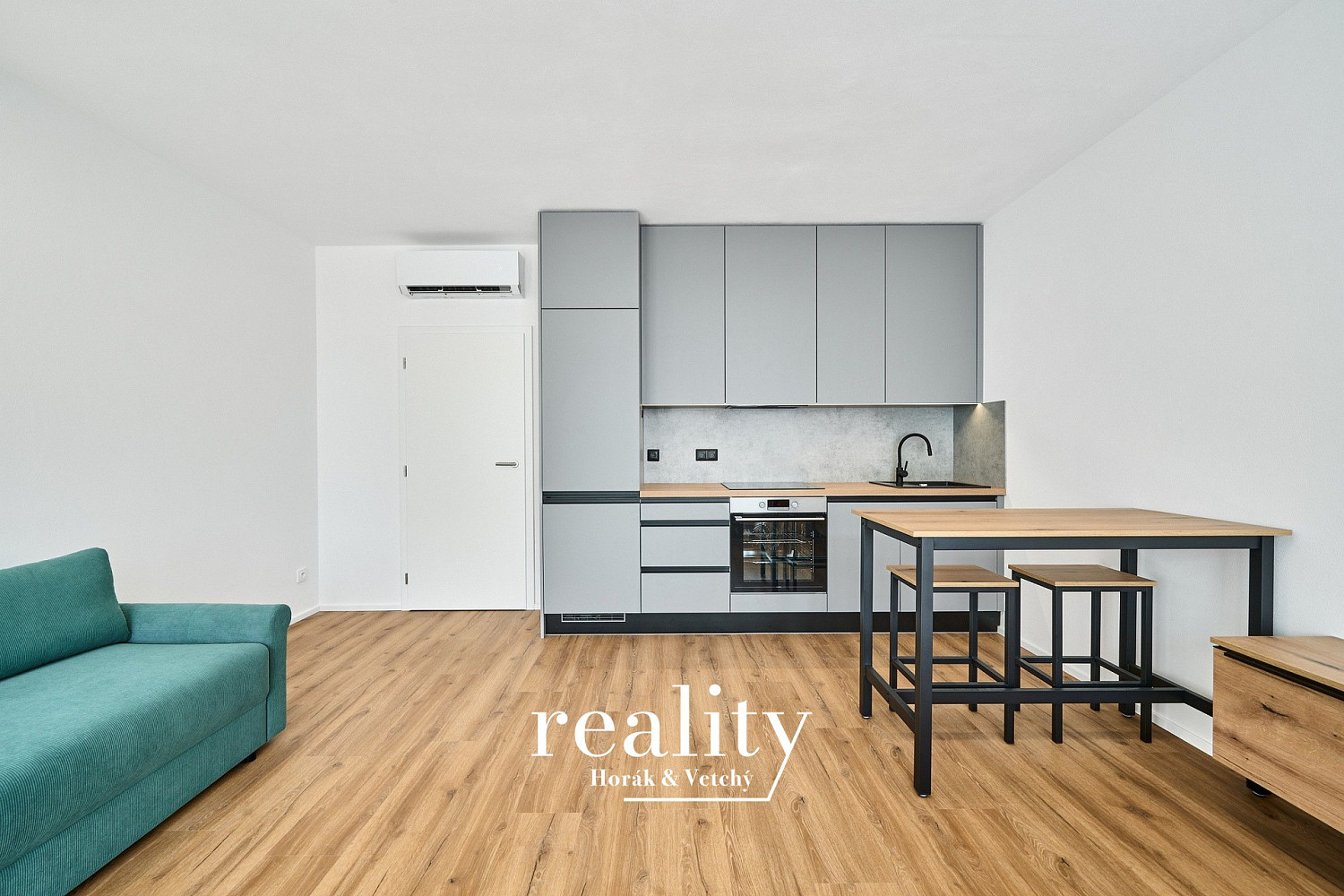 Pronájem bytu 1+kk 37 m² — photo 4