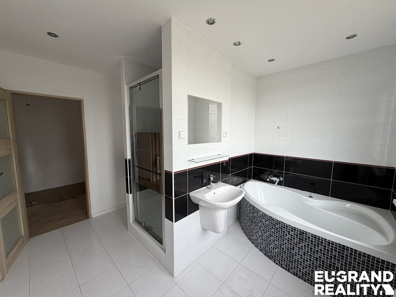 Prodej bytu 3+kk 66 m² — photo 4