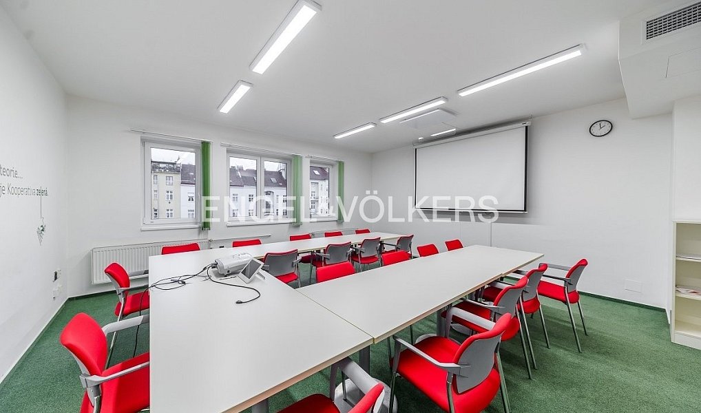 Pronájem kanceláře 224 m², Praha – náhled fotky 3