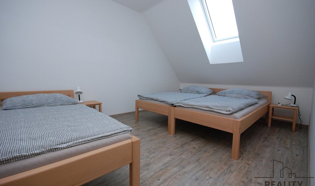 Pronájem bytu 2+1 55 m², Hrušky – náhled fotky 6