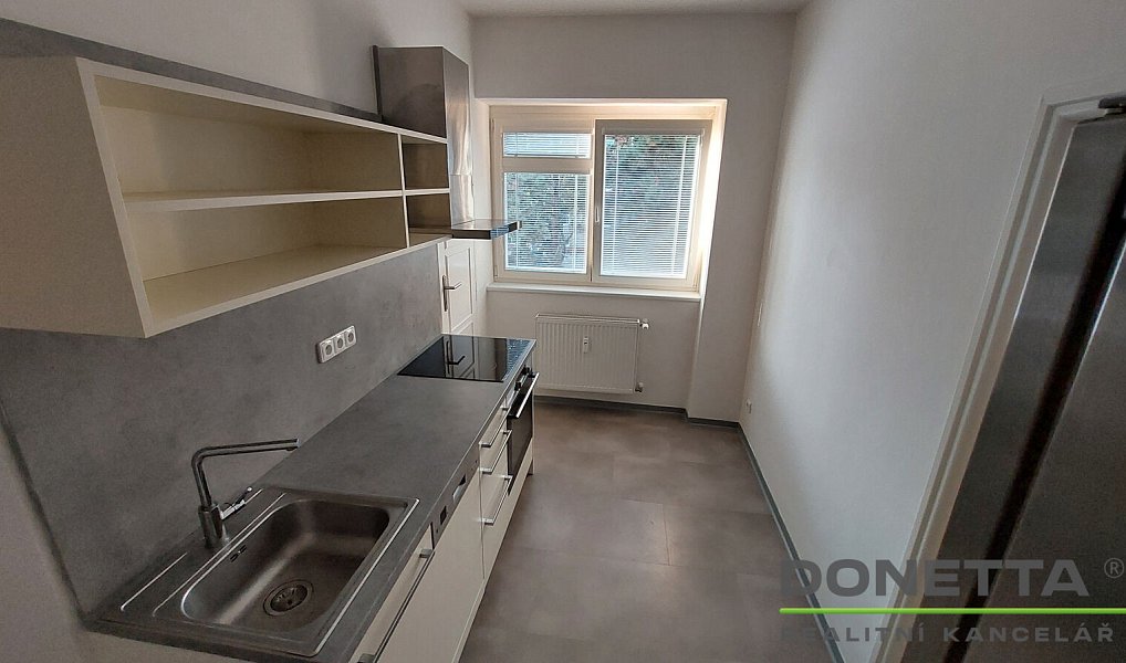 Pronájem bytu 3+1 88 m², Hradec Králové – náhled fotky 10