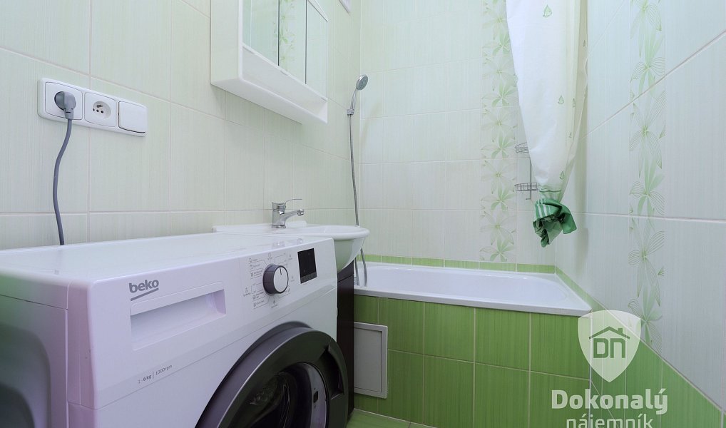 Pronájem bytu 1+kk 33 m², Kladno – náhled fotky 3