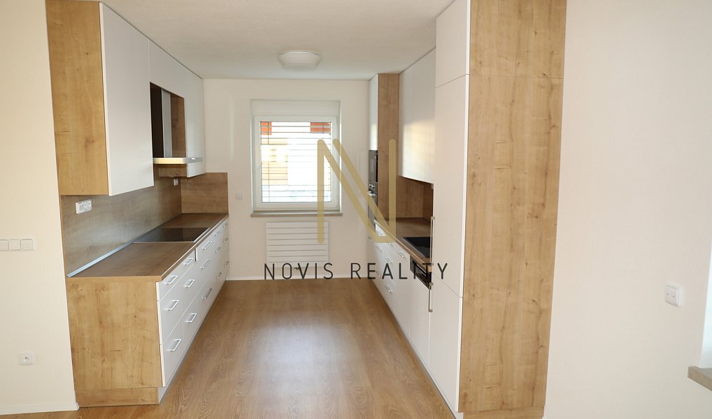 Prodej domu 233 m² s pozemkem 734 m², Klatovy – náhled fotky 6
