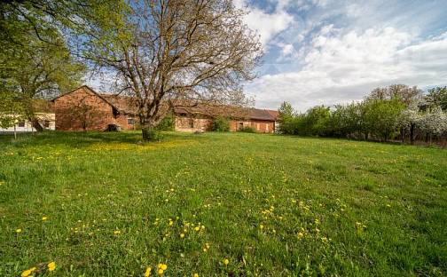 Prodej domu 457 m² s pozemkem 1 628 m², Myštěves, okres Hradec Králové