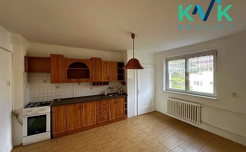 Prodej bytu 3+1 77 m², Lipová, Ostrov, okres Karlovy Vary